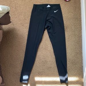 Plain black Nike leggings